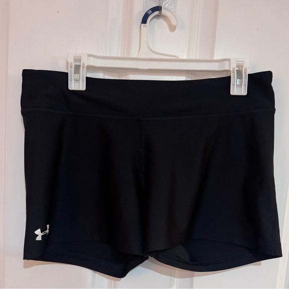 Black Under Armour Women's Shorts- XL - Picture 1 of 4